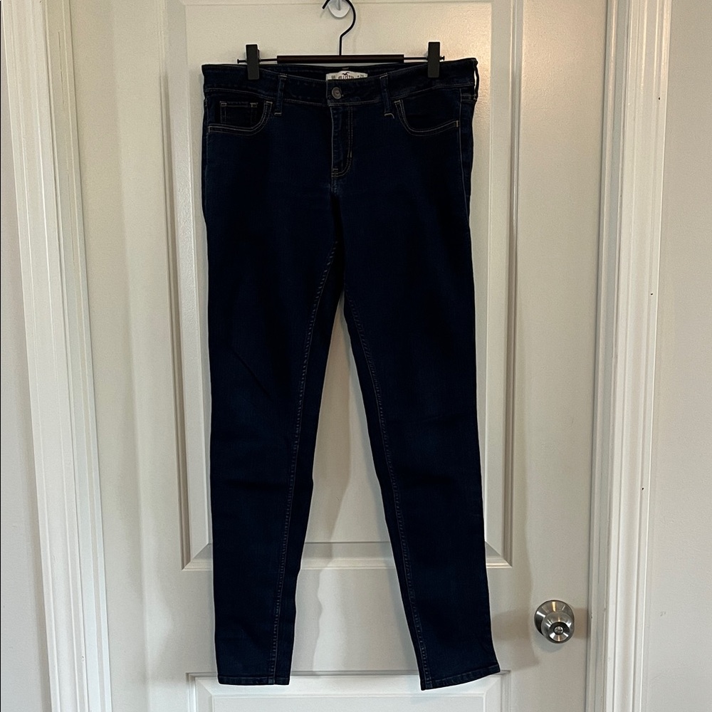 Hollister dark denim skinny jeans size 29